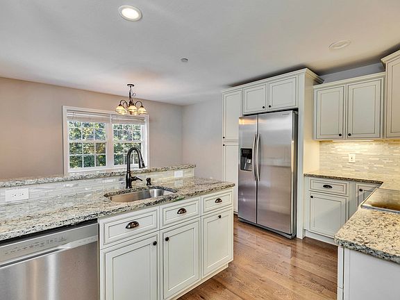 5th image of 1465 Hooksett Road #84