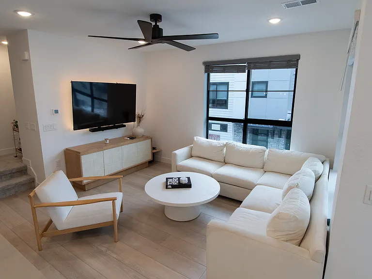 2034 S Holly St — Photo 12