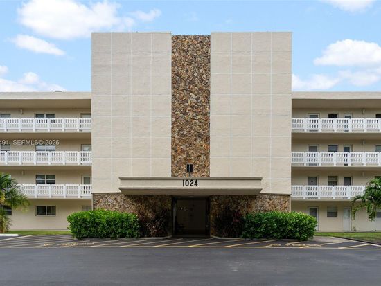 1024 SE 3rd Ave APT 301, Dania Beach, FL 33004