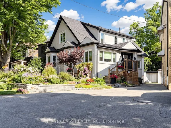 18 Yonge Blvd, Toronto, ON M5M 3G5