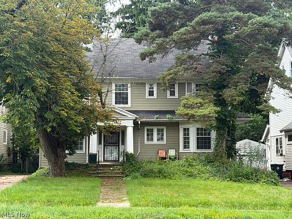 2nd image of 1676 Lee Rd