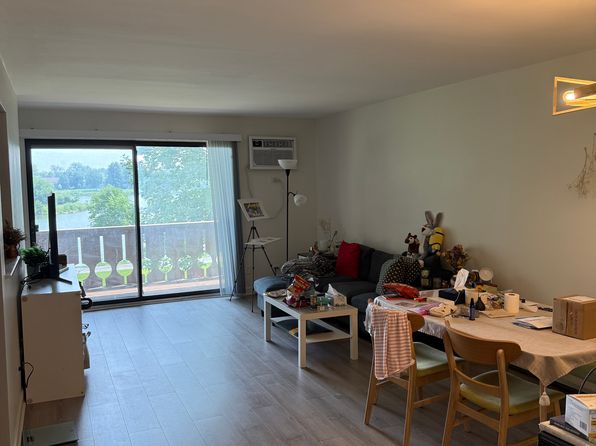 4 Parkside Ct APT 7