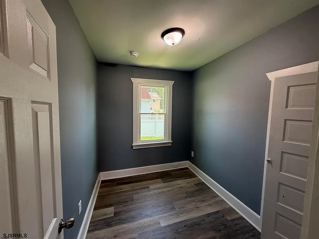 3 bed, 1.0 bath, $2,200 — Photo 4