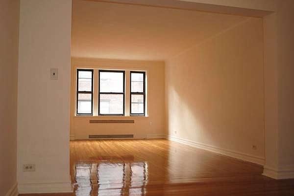 2nd image of 731 45th St