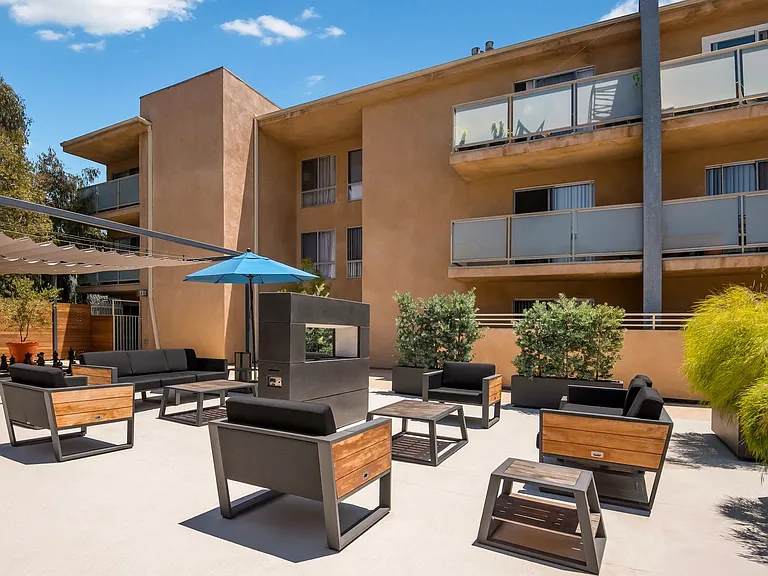3700 Sepulveda Apartments — Photo 51