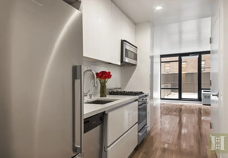 148 E 24th St #3E — Photo 15