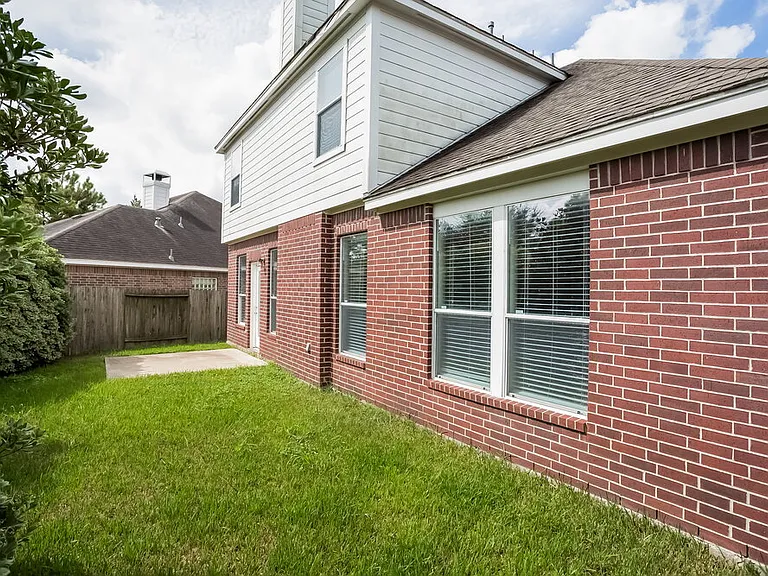 9510 Wakefield Village Dr — Photo 14