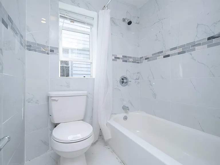 2326 15th St #2 — Photo 11