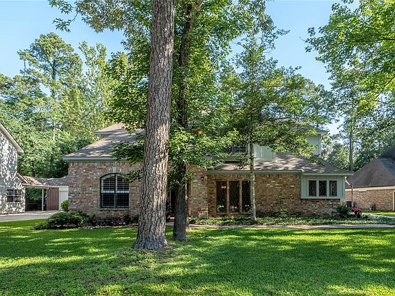 Low-traffic street, and just 1/2 mile to YMCA, Cochrans Crossing Shopping Center, highly-rated Collins Intermediate school & more!