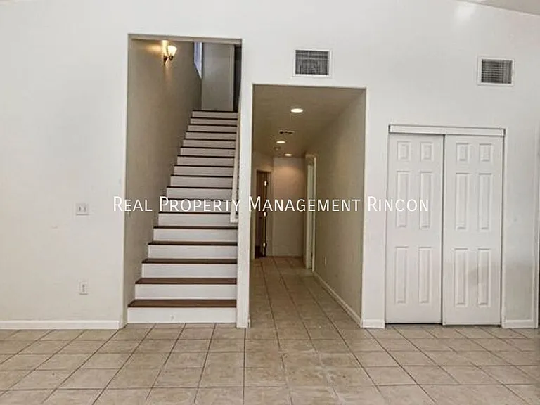 610 E Waverly St #2 — Photo 9