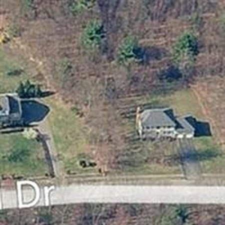 2nd image of 10 Crestwood Dr