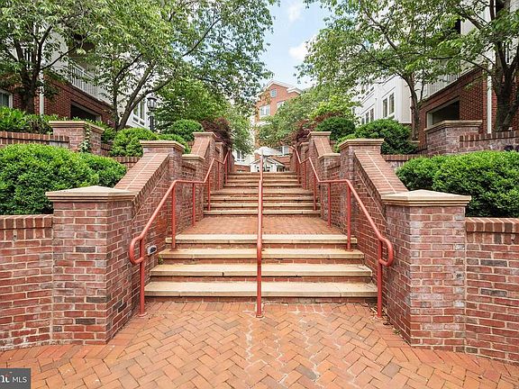 COURTYARD ENTRANCE