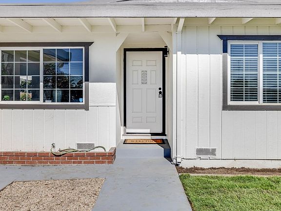 3rd image of 318 Navajo Dr