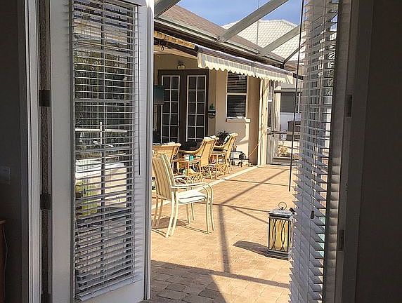Master Bedroom to Lanai