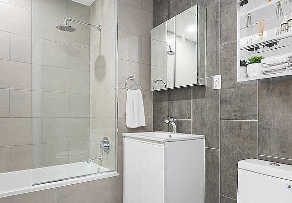 4th image of 125 W 16th St #2C