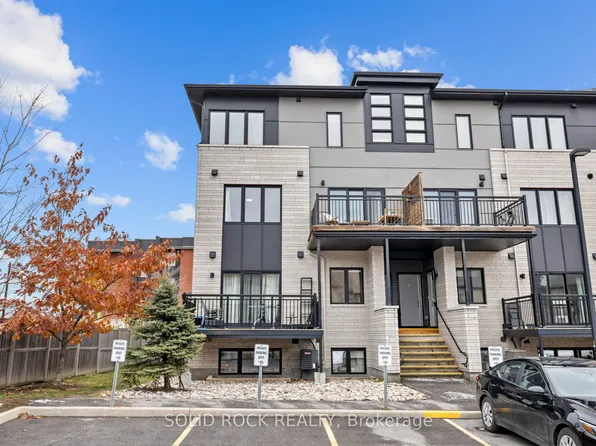 442 Via Verona Ave #22, Ottawa, ON K2J 6B3
