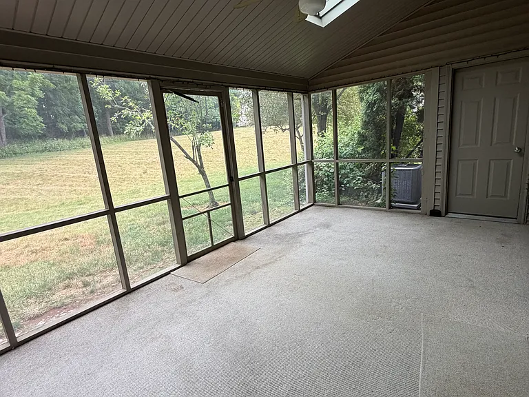 1921 Limestone Dr — Photo 15