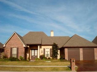 107 Huttingtower Ln, Lafayette, LA 70508