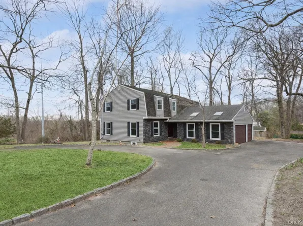 49 Overhill Road, Wading River, NY 11792