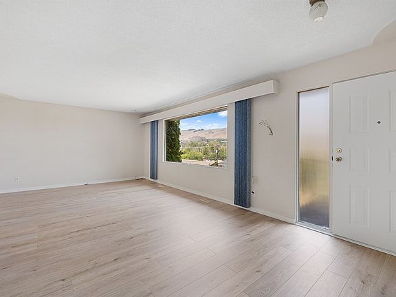 5th image of 3805 22nd Ave