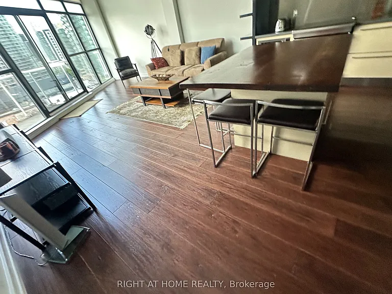43 Hanna Ave #708 — Photo 11