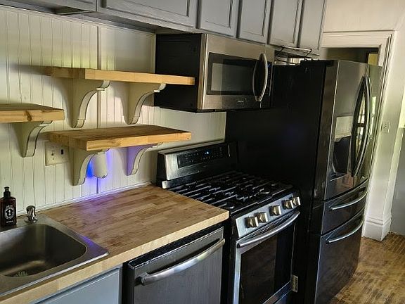 4th image of 303 S 3rd St #2