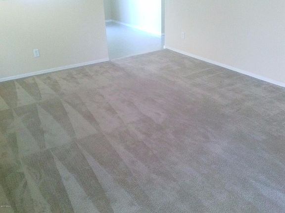 2nd image of 1569 E Maryland Pl S