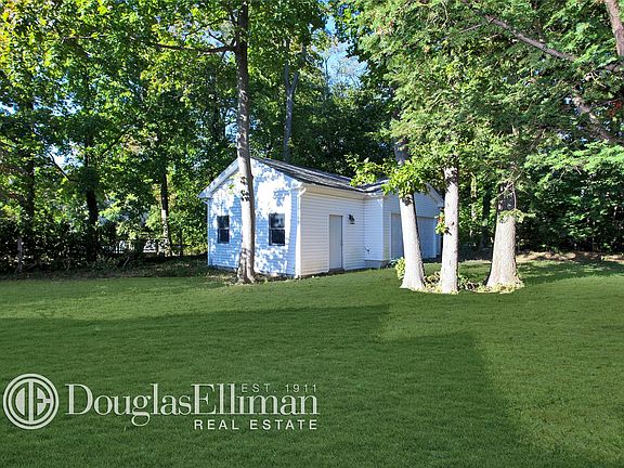 4th image of 12 Arlington Ln