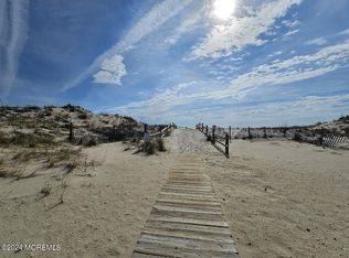 19 Bryn Mawr Ave, Lavallette, NJ 08735