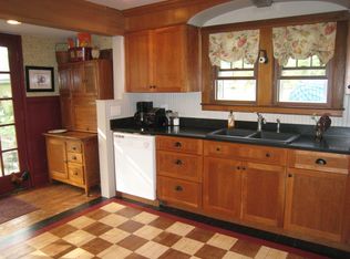 51 Neptune Ave, Moodus, CT 06469