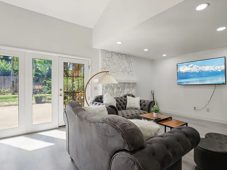 8560 Fern Crest Way — Photo 12