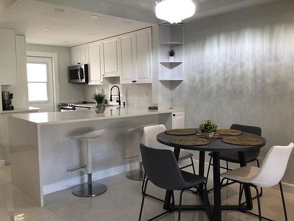 3rd image of 1040 SE 4th Ave #13
