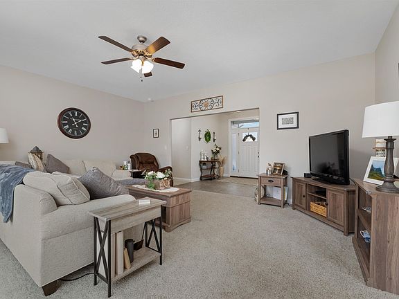 5th image of 3048 E Pickett Ln