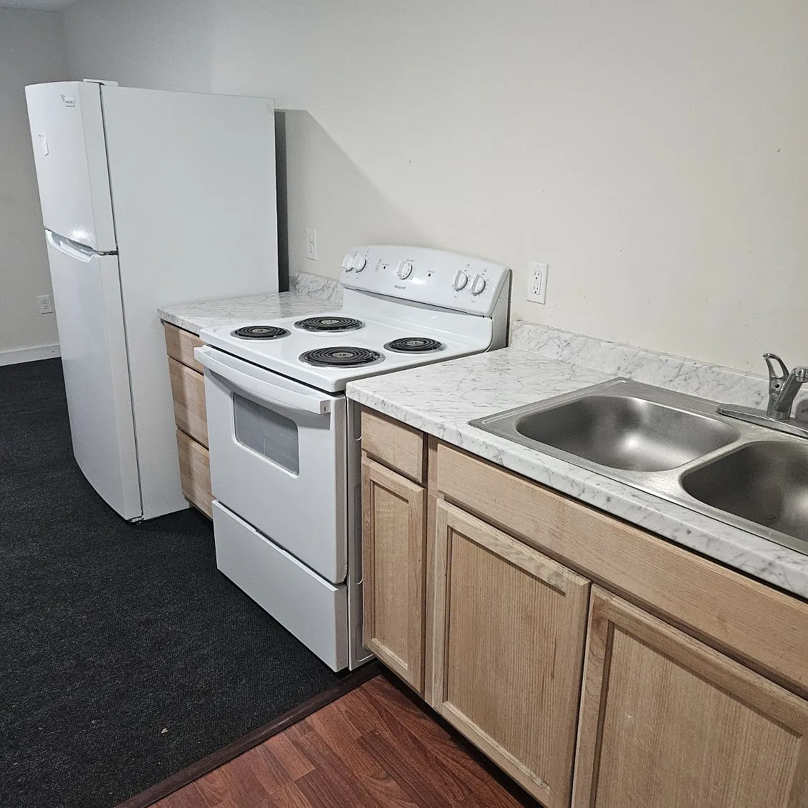 1 bed, 300 sqft, $750 — Photo 1
