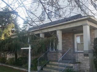 213 Hempstead Ave, Lynbrook, NY 11563