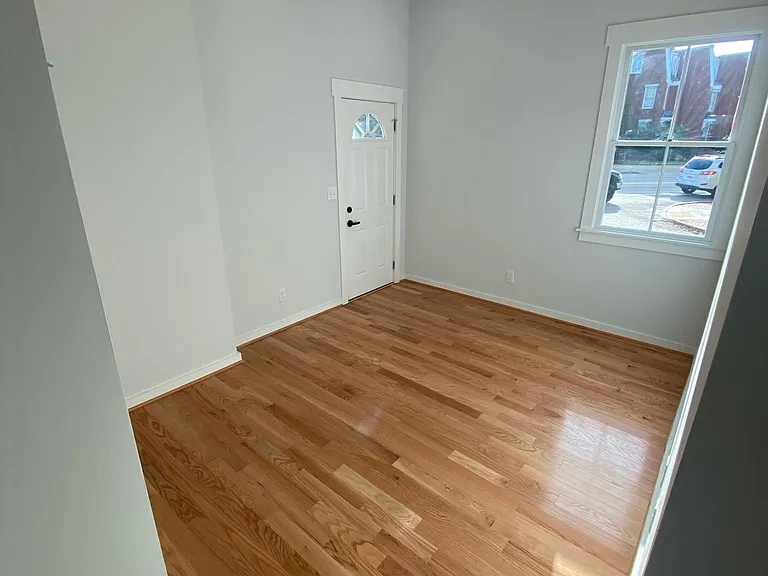 100 W Leigh St — Photo 5