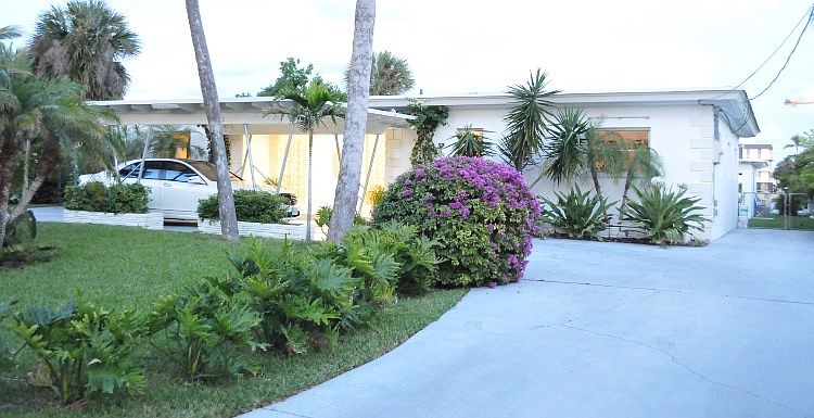 2nd image of 732 N Atlantic Dr