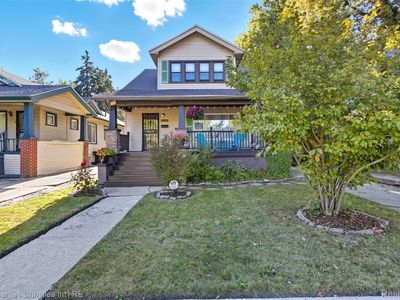 221 Chalmers St, Detroit, MI, 48215