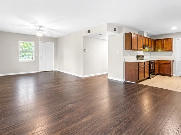 713 Grantland Dr, Raleigh, NC 27610
