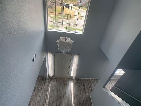 2nd image of 311 Foxwood Ln
