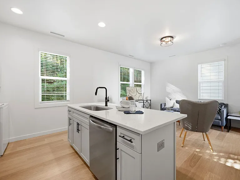 2819 Wilcox Pl — Photo 18
