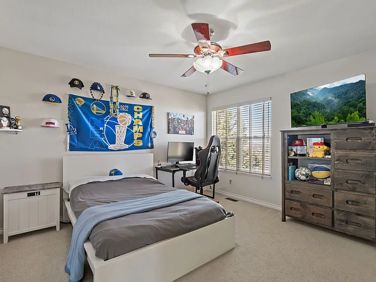 4350 Reginold Ct — Photo 27