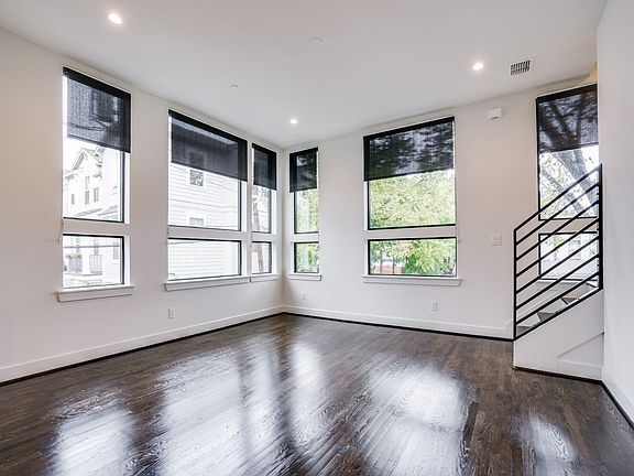 4th image of 2217 Moser Ave #201