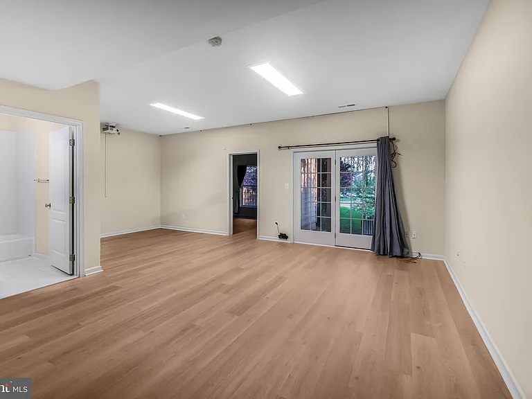43729 Stoke Chapel Ter — Photo 40