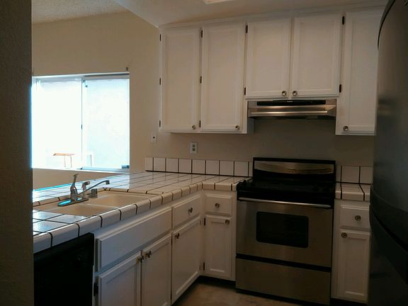 3rd image of 638 Black Pine Dr