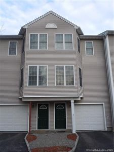 60 Grove St APT 8, Shelton, CT, 06484