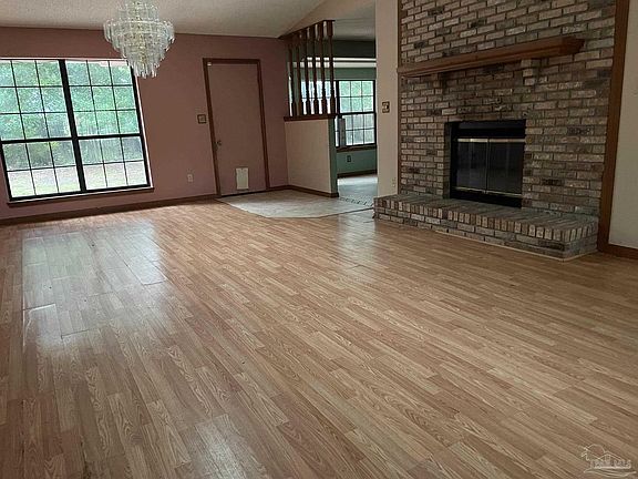 4th image of 328 S 73rd Ave