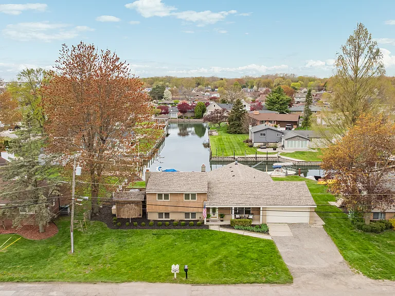 38027 Mallast St — Photo 41
