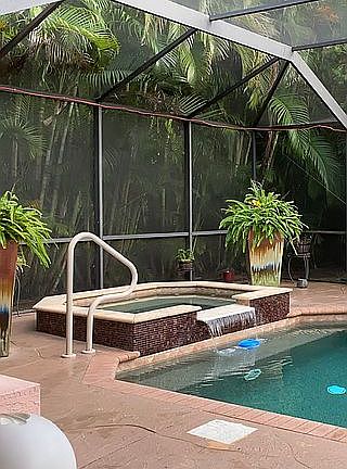 5th image of 606 SW 57th St