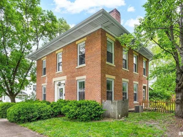 118 N Center St, Lacon, IL 61540